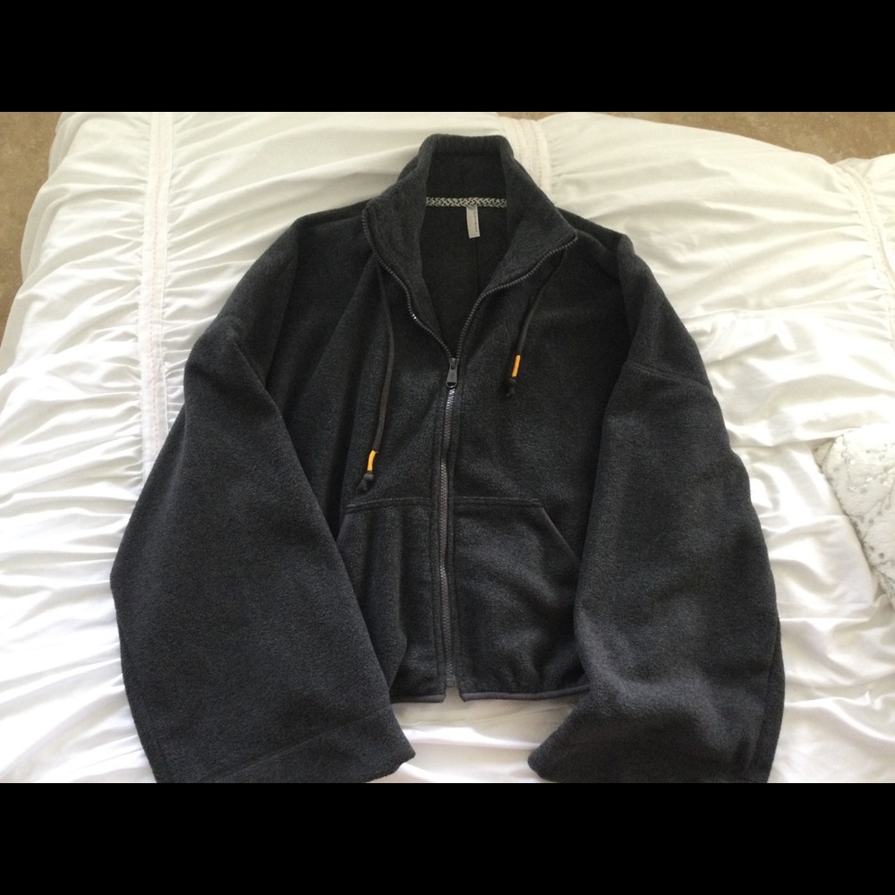 Cropped turtleneck jacket